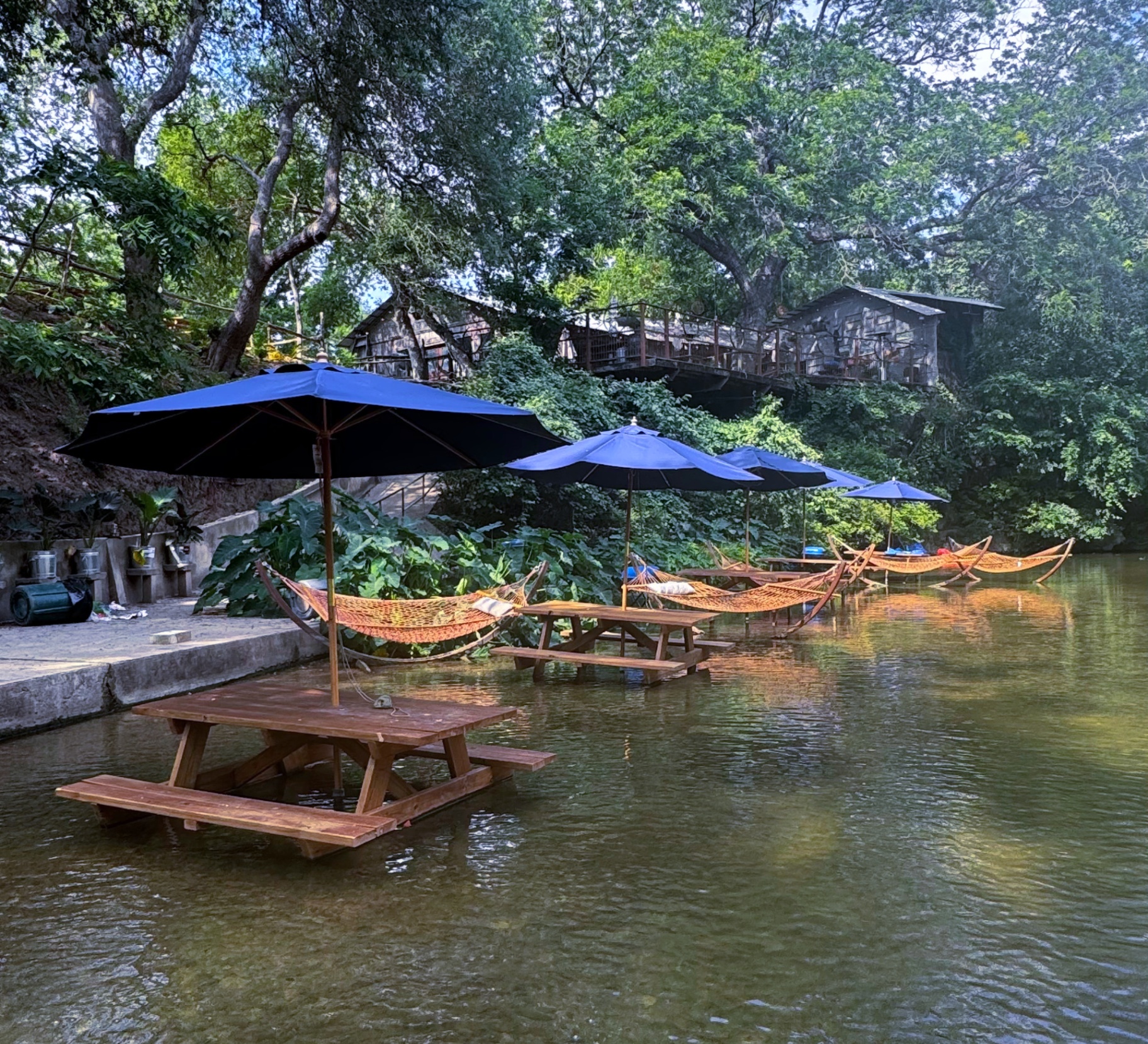 Picnic table with shade cover