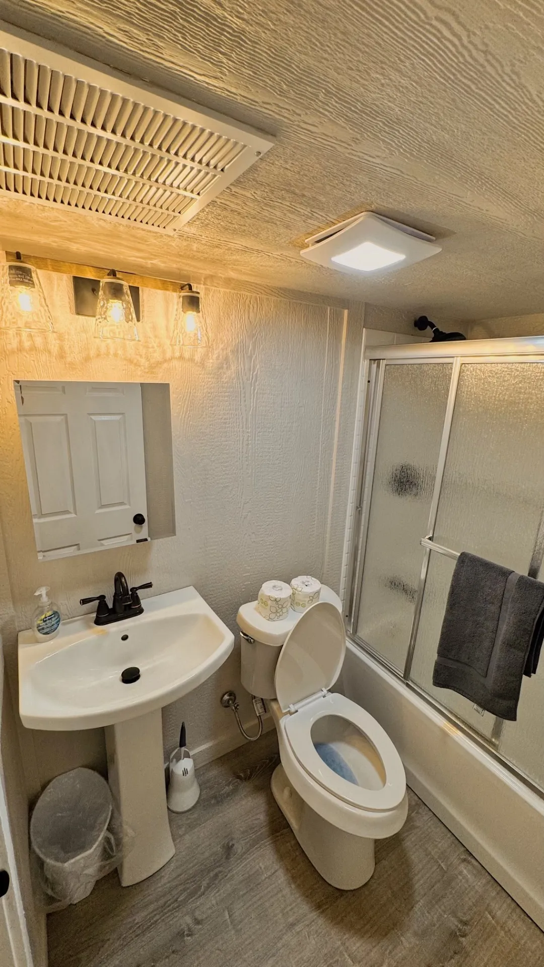 Safari Cabin bathroom