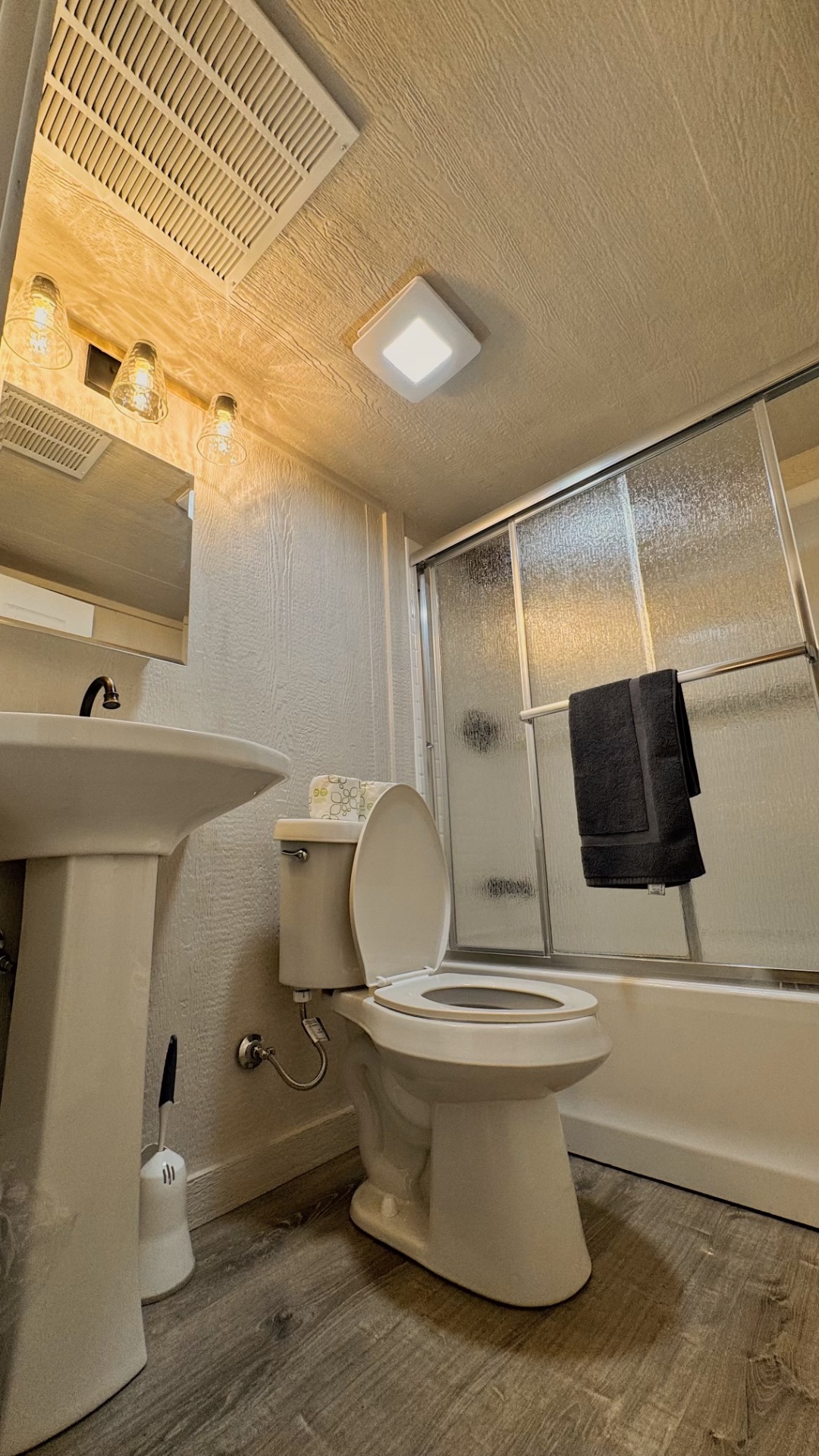 Safari Cabin bathroom shower