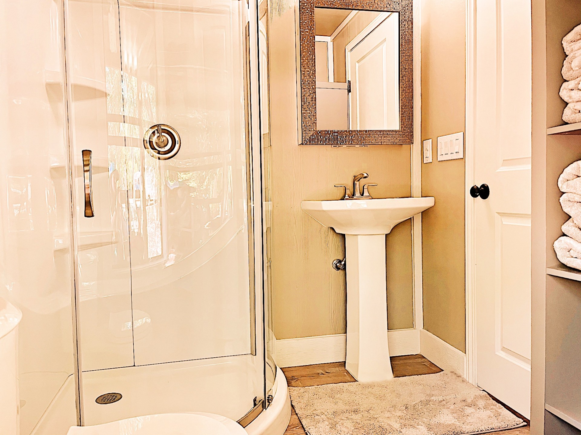 Waterfront Cabin bathroom with shower